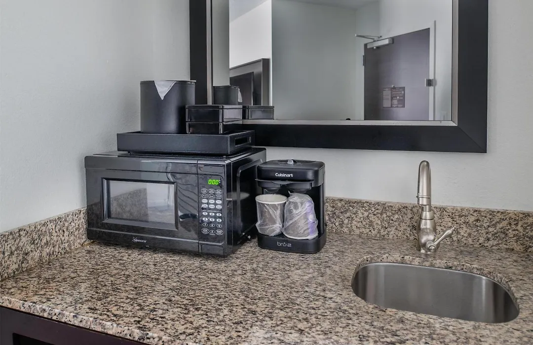 Embassy Suites By Hilton St Louis Airport-1
